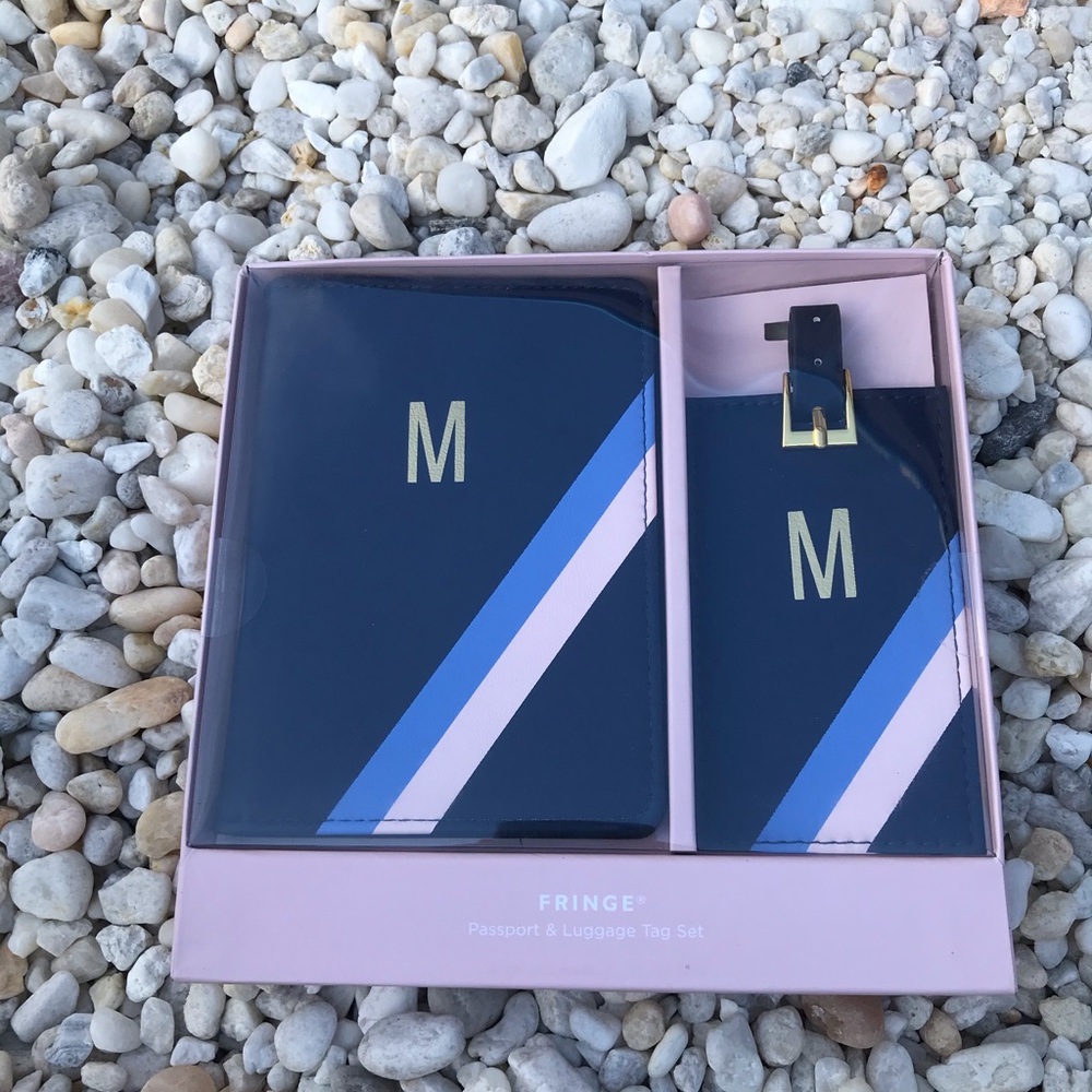 Passport & luggage tag set